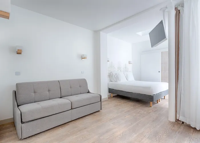 Korner Etoile ホテル 3*