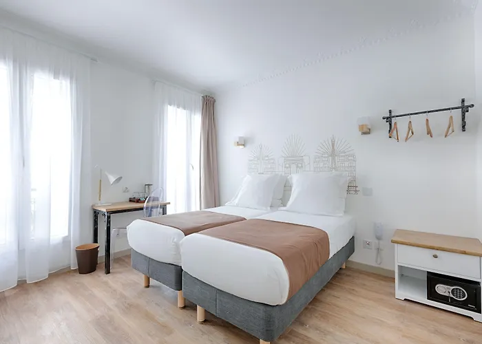 Korner Etoile ホテル 3*