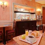 Korner Etoile Hotel 3*